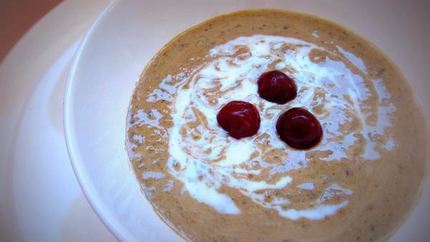 Холодный суп-пюре с черносливом и отрубями