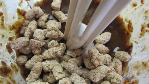 холодный суп-пюре с черносливом и отрубями