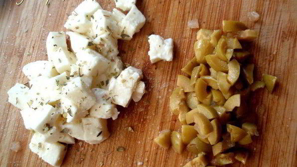 огуречно-кабачковый холодный суп с моцареллой