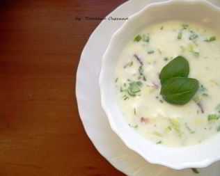 Окрошка на кефире — легкий холодный суп