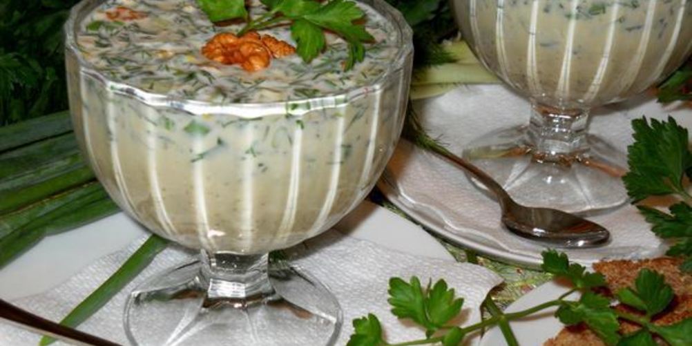 Рецепт зеленого холодного супа на кефире таратор