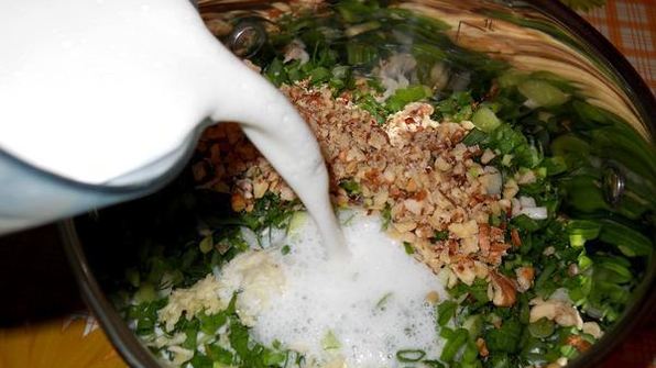 зеленый холодный суп на кефире таратор