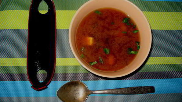 мисо-суп с тофу и вакаме