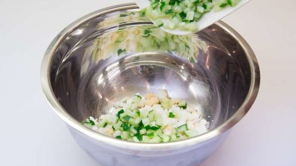 окрошка на сыворотке с колбасой