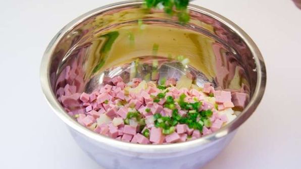 окрошка на сыворотке с колбасой