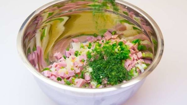 окрошка на сыворотке с колбасой