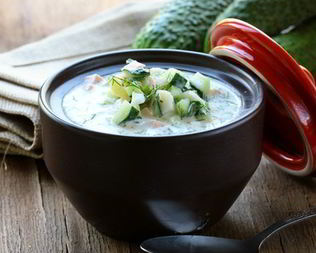 Окрошка на воде с вареной колбасой и майонезом