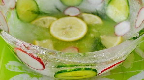 окрошка сборная мясная в ледяной чаше