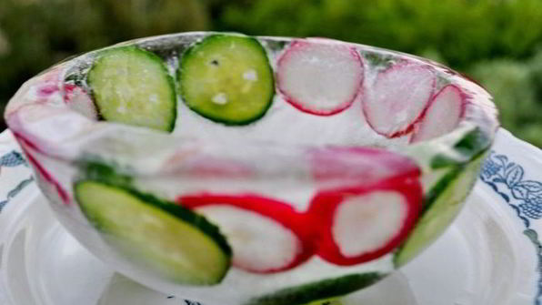 окрошка сборная мясная в ледяной чаше