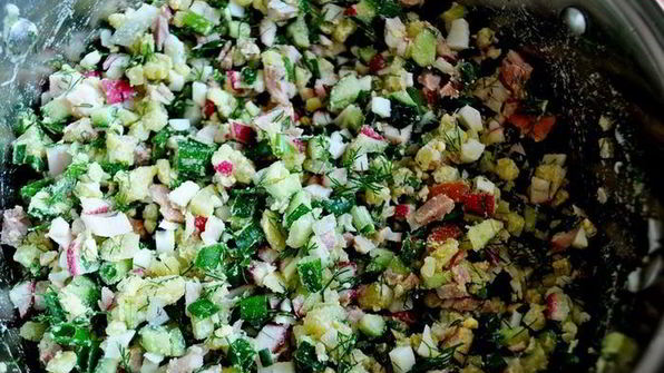 окрошка сборная мясная в ледяной чаше