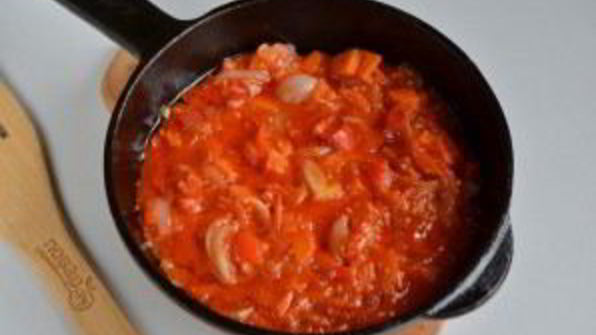 наваристый суп с фрикадельками и овощами