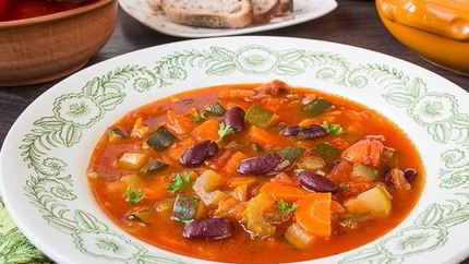 Овощной суп с красной фасолью