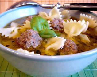 Суп с овощами и фрикадельками