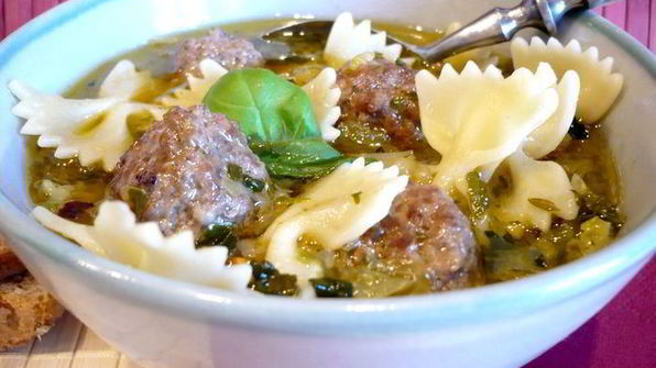 суп с овощами и фрикадельками