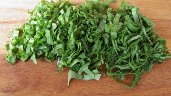 рассольник с копченой колбасой и перловкой