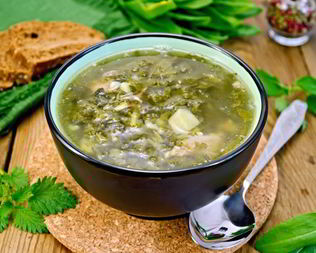 Рассольник с крапивой и щавелем