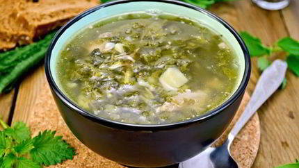 Рассольник с крапивой и щавелем