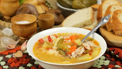 Рассольник с курицей и рисом