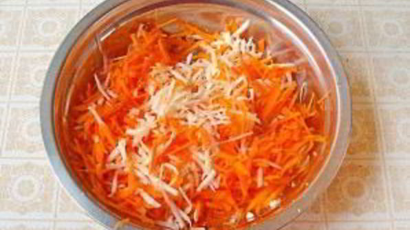 диетические щи с сельдереем и свежей капустой