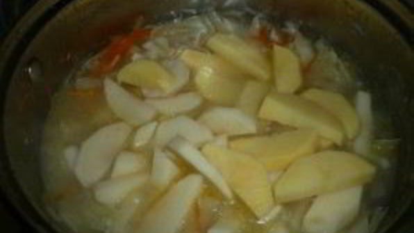 кислые щи на курином бульоне