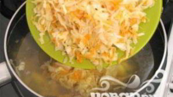 щи с кислой капустой и мясом