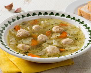 Щи с куриными фрикадельками