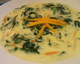 Сливочный суп с морковью и шпинатом