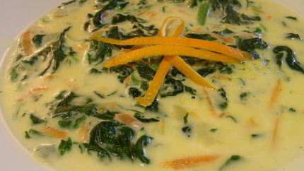 Сливочный суп с морковью и шпинатом