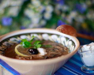 Грибная солянка с капустой