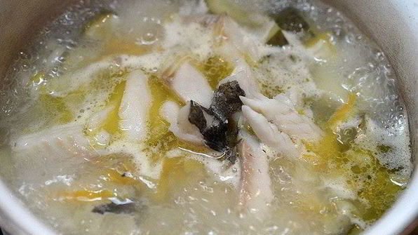 рыбная солянка с грибами и креветками