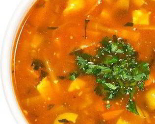 Солянка по-вегетариански с шампиньонами и адыгейским сыром