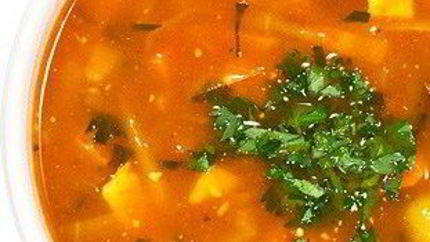 Солянка по-вегетариански с шампиньонами и адыгейским сыром