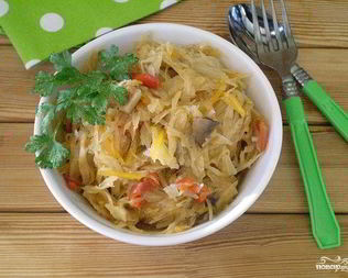 Солянка с грибами и капустой