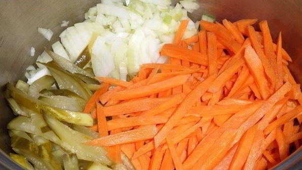 солянка с тунцом