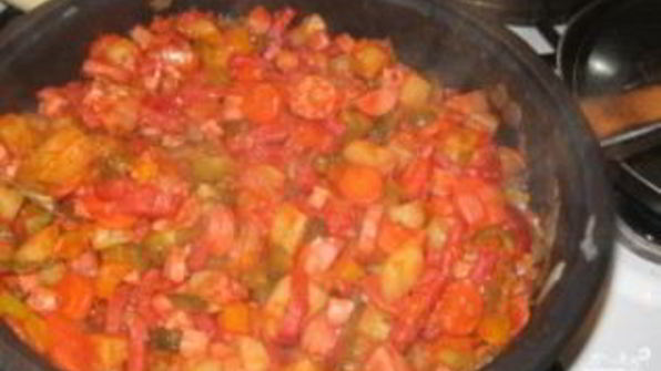 солянка в горшочках