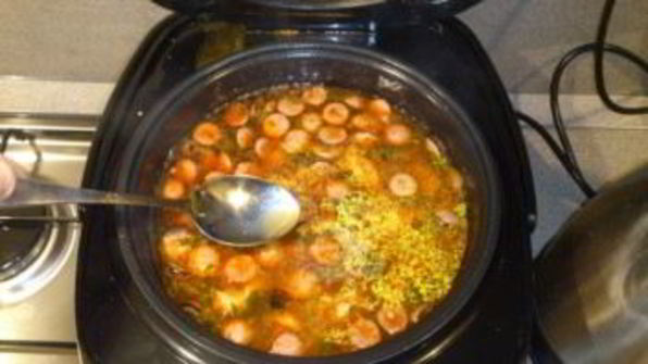 солянка в мультиварке поларис