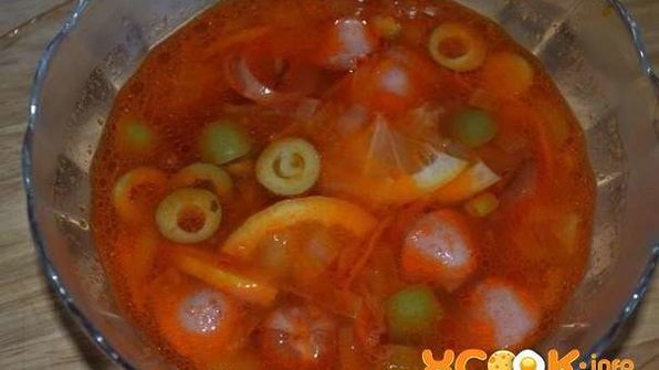 суп солянка с сосисками