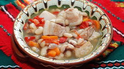 Суп из белой фасоли со свининой