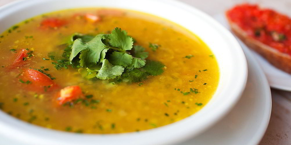 Рецепт супа из чечевицы с имбирем, томатами и кинзой