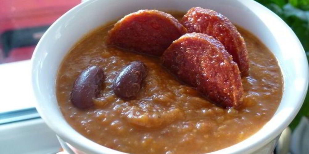 Рецепт супа из фасоли и чоризо в деревенском стиле