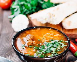 Харчо с кинзой и лимонным соком