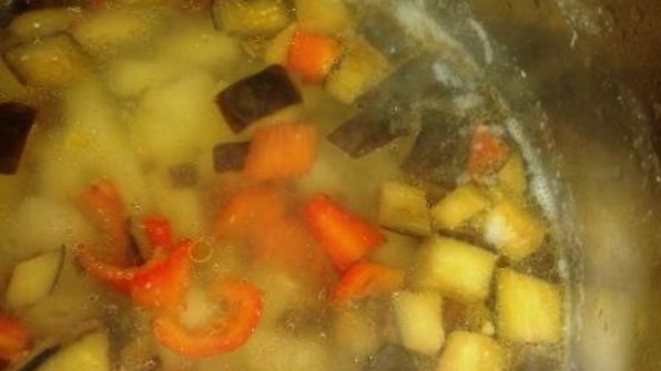 суп куриный с баклажанами и яйцом