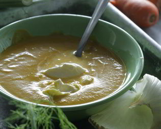 Морковный суп-пюре с кориандром