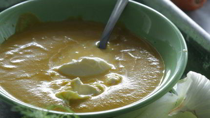 Морковный суп-пюре с кориандром