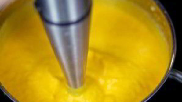 морковный суп-пюре со сливками