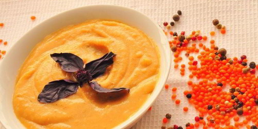 Рецепт пряного чечевичного супа-пюре с сыром джюгас