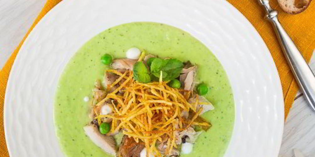 Рецепт супа-пюре из горошка с запеченной курицей