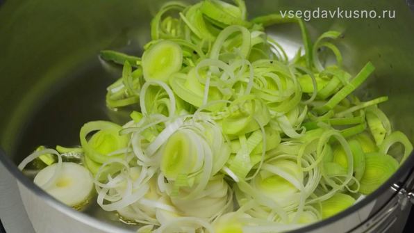 суп-пюре из кабачков с базиликом