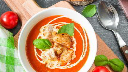 Суп-пюре из печеного перца с курицей