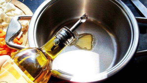 суп-пюре из петрушки с сыром бри